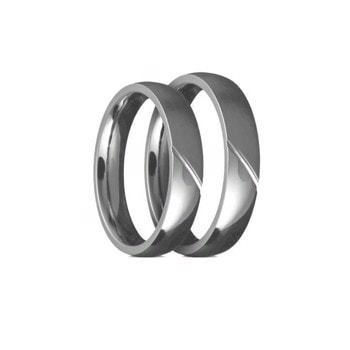 Titanium Vielsesringe, blankpoleret med indgraveret skrå streg, 5 mm 